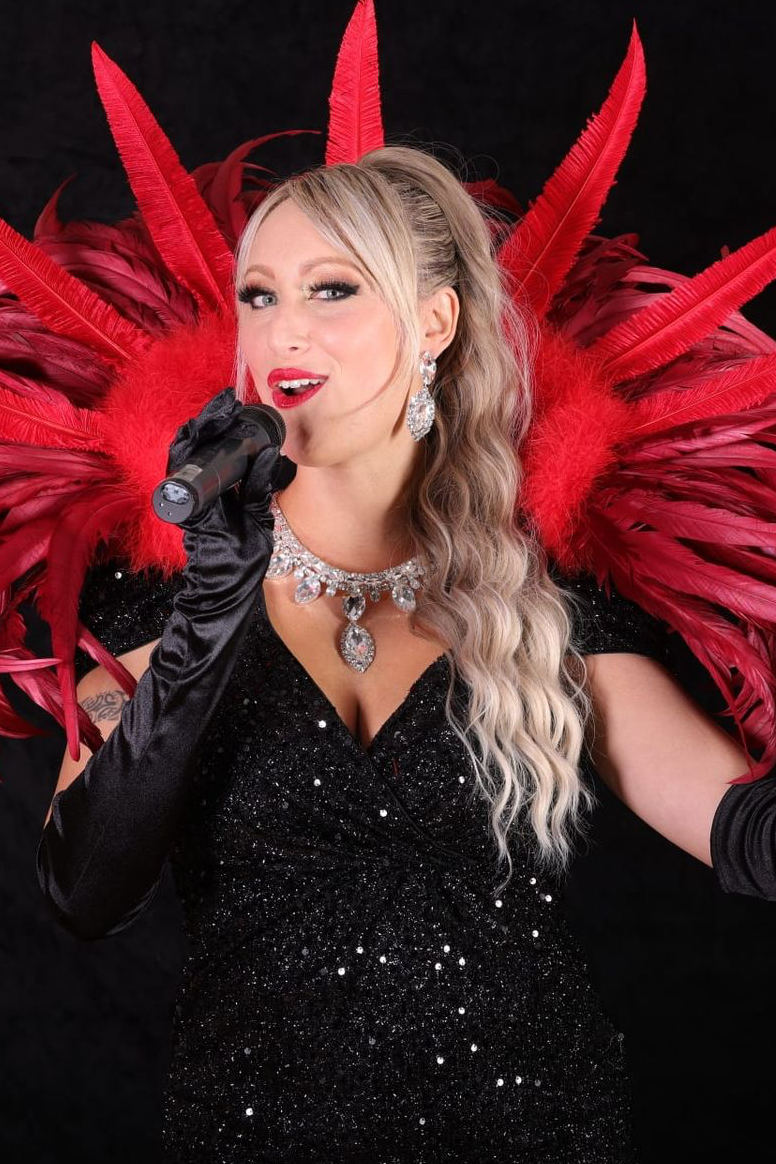 La Folie des Danseurs - Mariella - Cabaret Normandie - Spectacle et cours de danse Calvados 